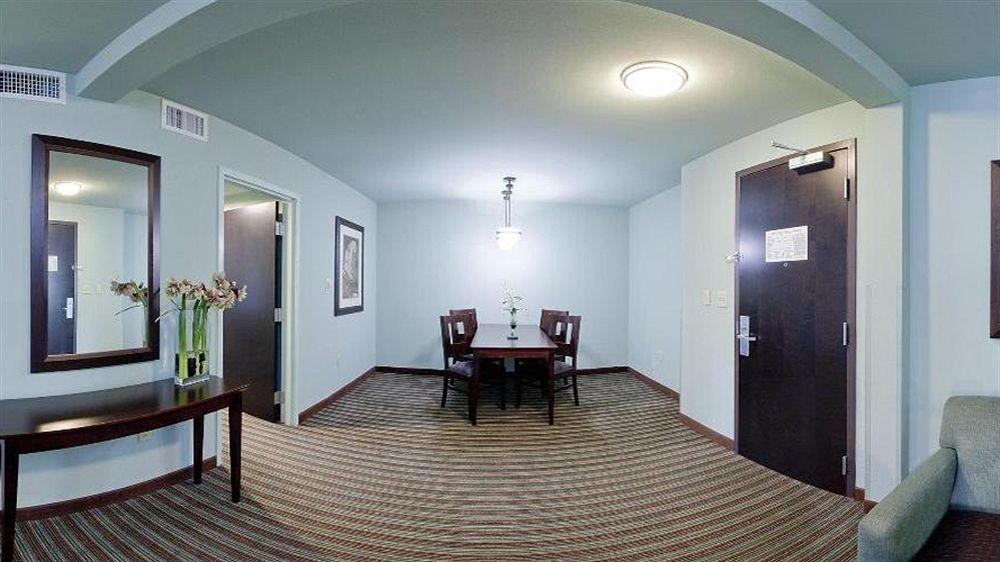 Holiday Inn Hotel & Suites Gateway By Ihg Williamsburg Exterior foto
