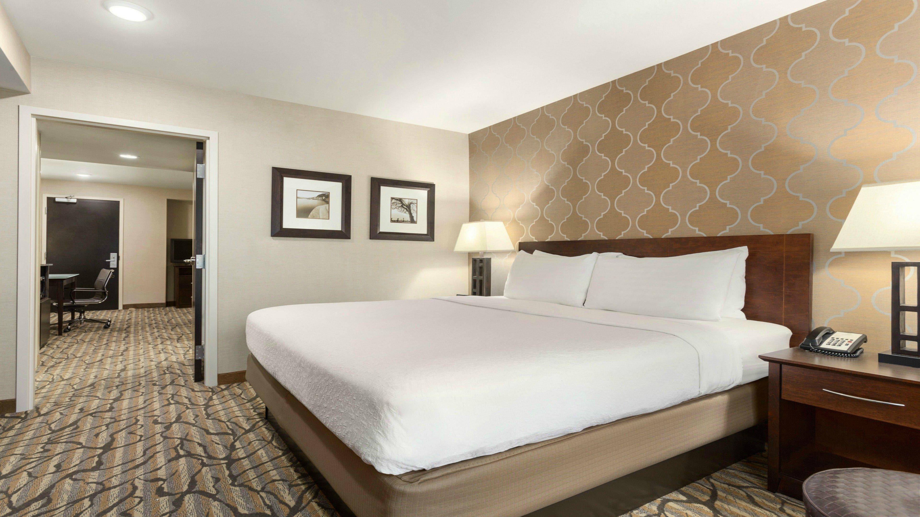 Holiday Inn Hotel & Suites Gateway By Ihg Williamsburg Exterior foto