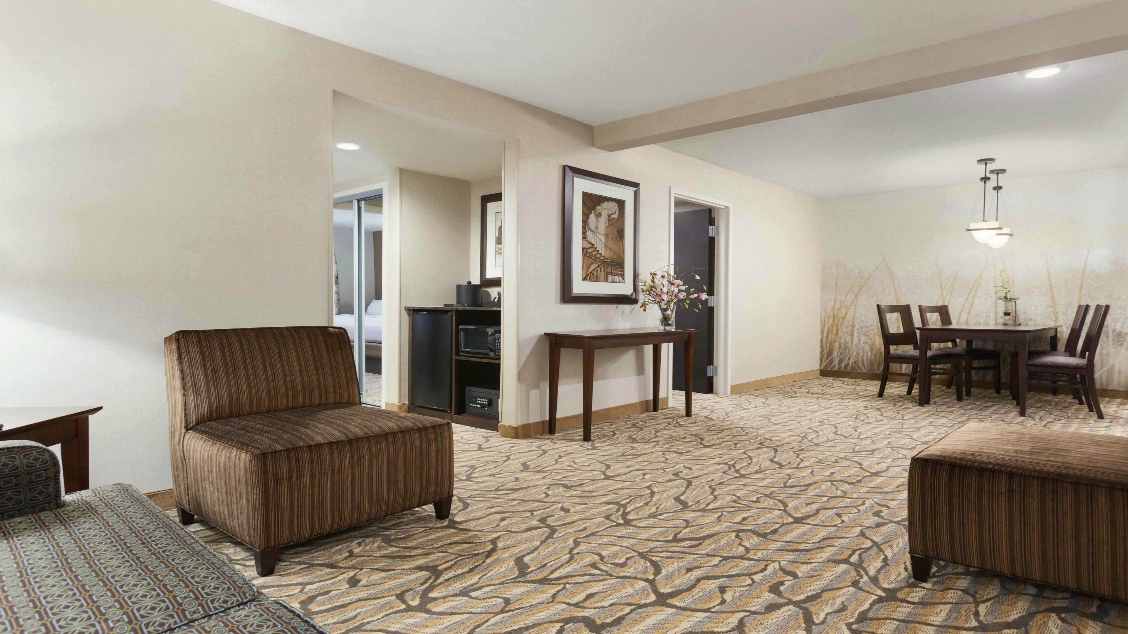 Holiday Inn Hotel & Suites Gateway By Ihg Williamsburg Exterior foto