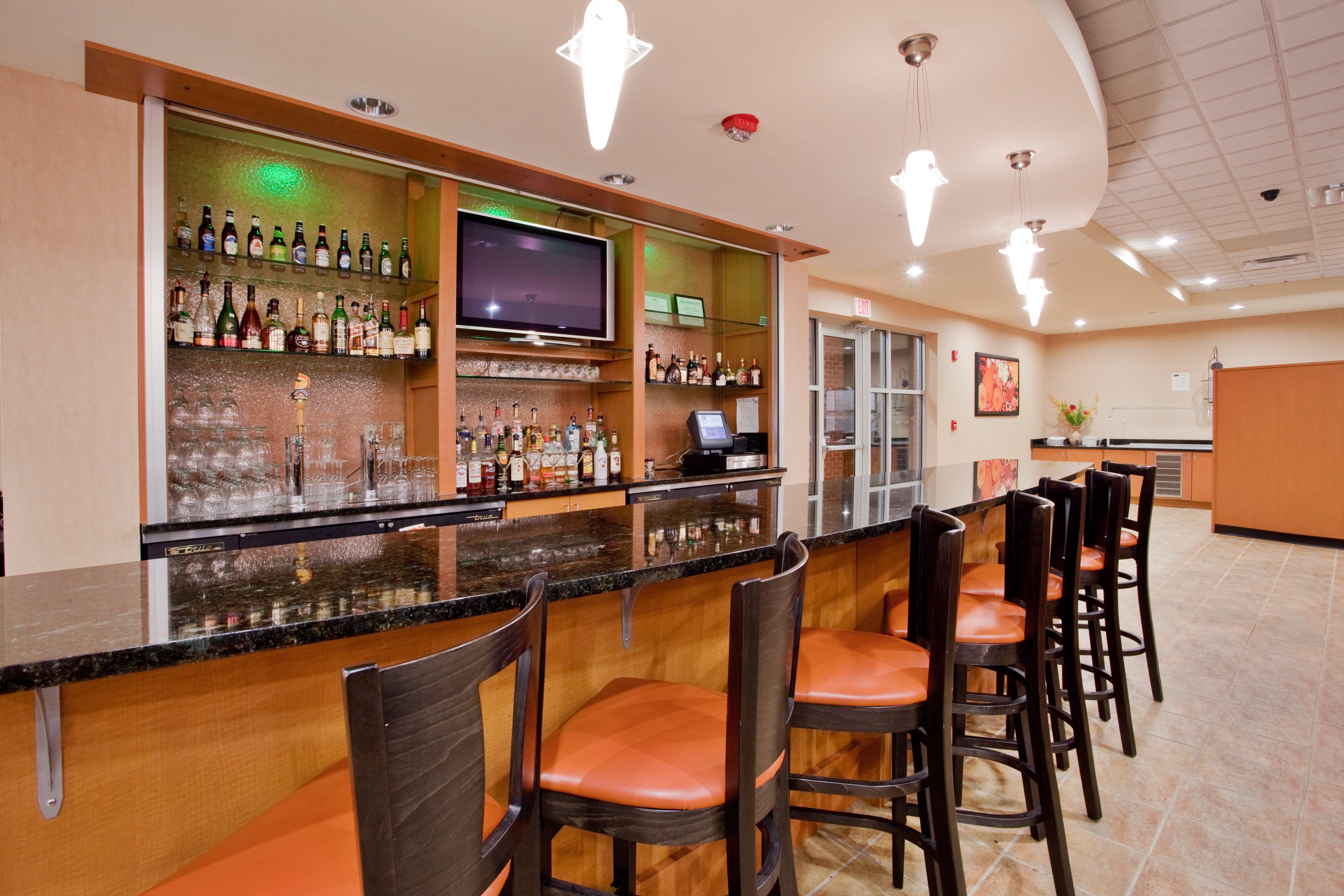 Holiday Inn Hotel & Suites Gateway By Ihg Williamsburg Exterior foto